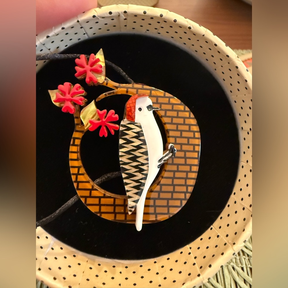 🌳Erstwilder Pecking Order Brooch Bird Pin